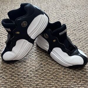 Air Jordan Jumpman Team 1 Men's Classic Black and White basketball shoes